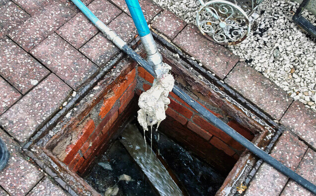 https://plumberwanneroo.com.au/uploads/2025/06/blocked-drains-598620.jpg
