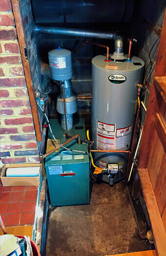 https://plumberwanneroo.com.au/uploads/2025/06/hot-water-189087.jpg