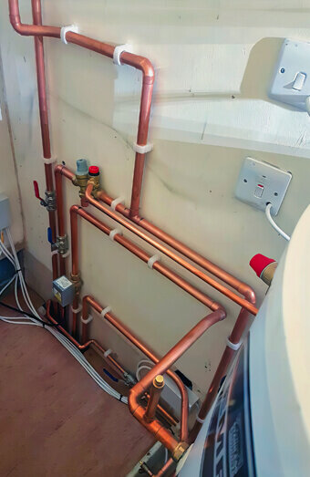 https://plumberwanneroo.com.au/uploads/2025/06/hot-water-301986.jpg