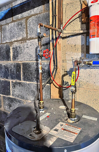 https://plumberwanneroo.com.au/uploads/2025/06/hot-water-876058.jpg